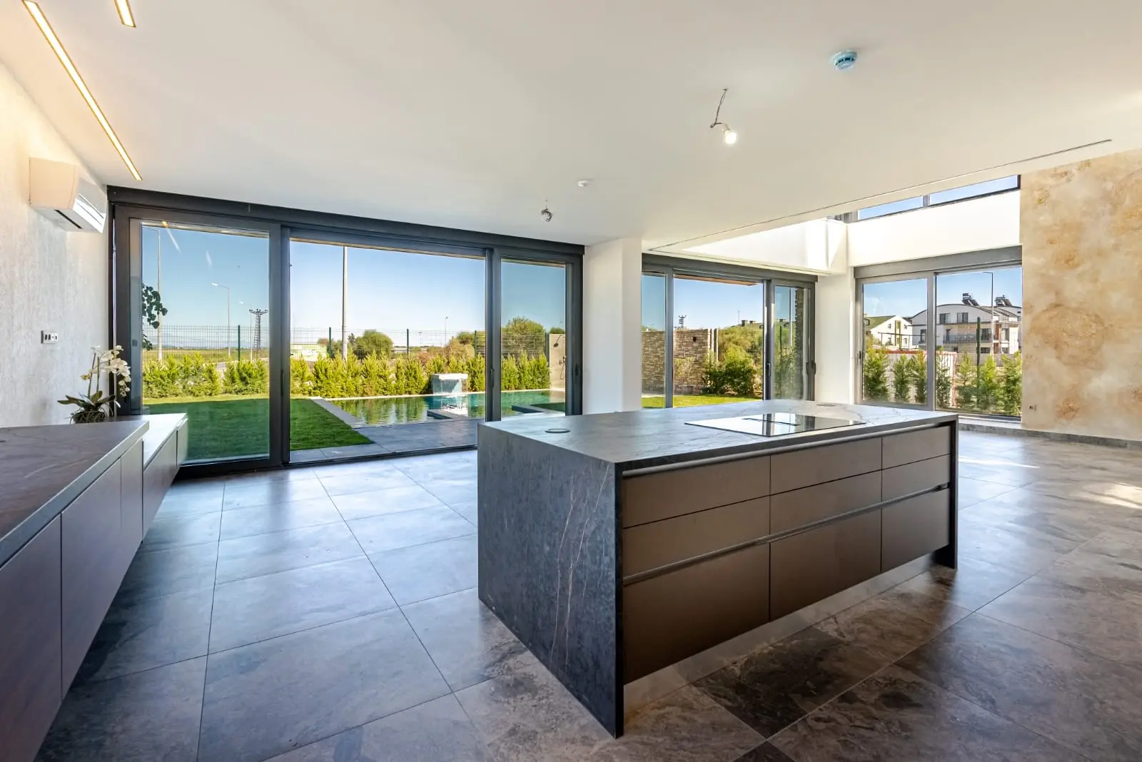 Modern kitchen